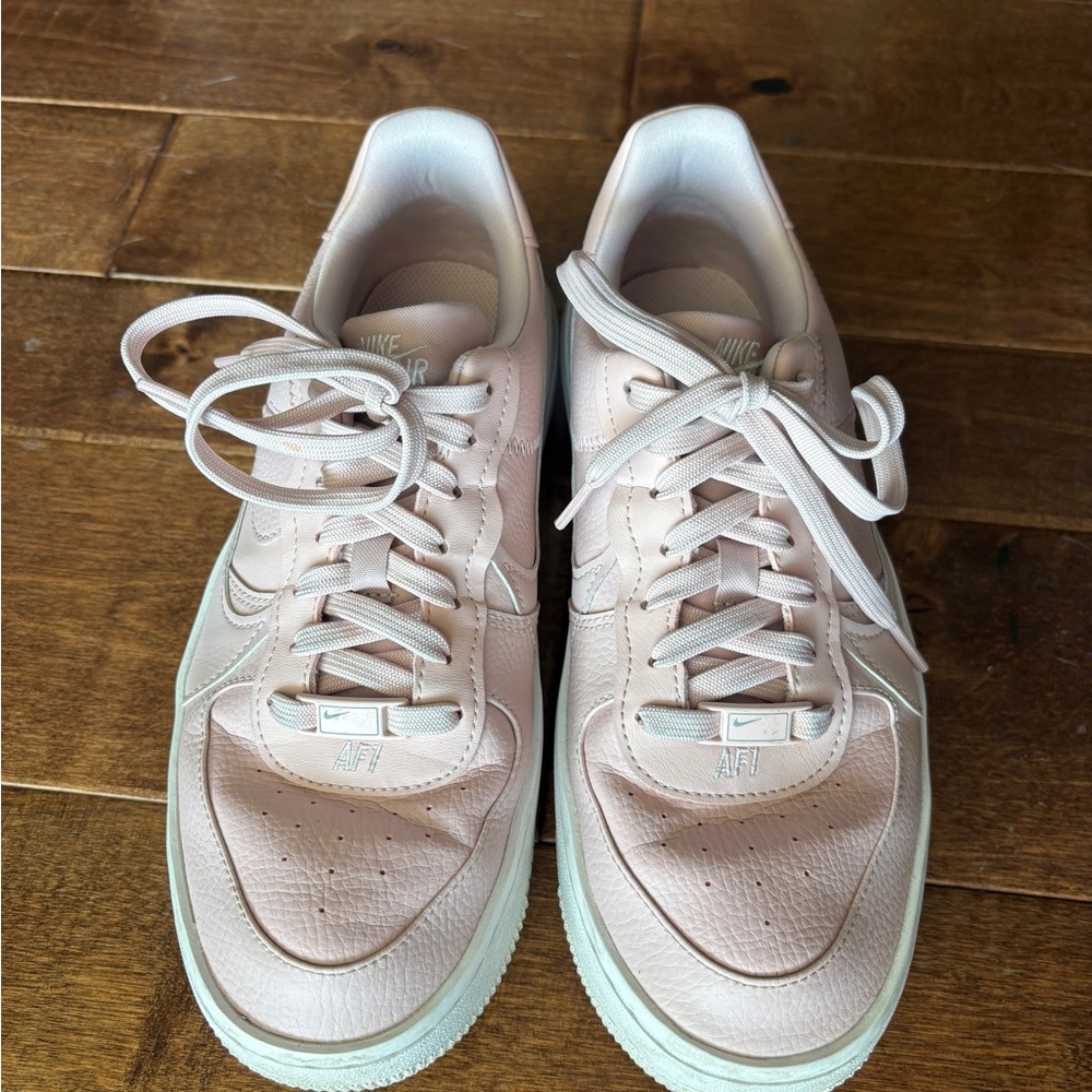 Nike Women's Light Pink Sneakers